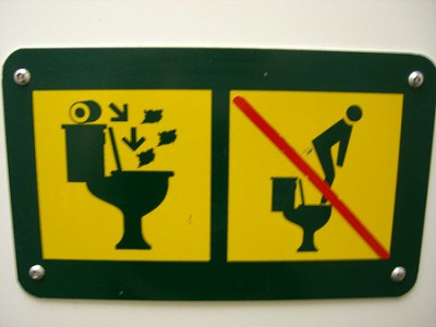 a96744_funny-sign-toilet-superman.jpg