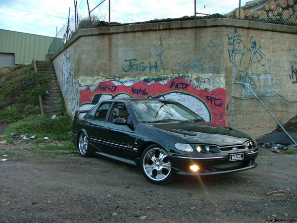 EL Ghia V8 
