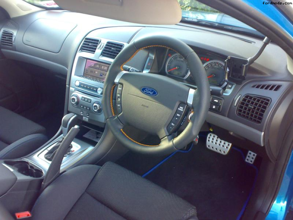 ZF 6 auto, premium sound, bluetooth CK and sports leather wheel