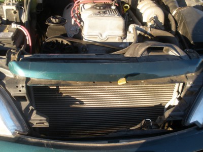 Ford AUII Bonnet edge.JPG