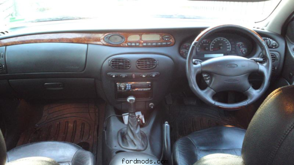 AU2 Fairmont Ghia Dash