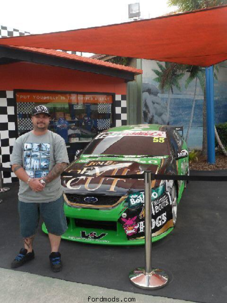 V8 supercar 