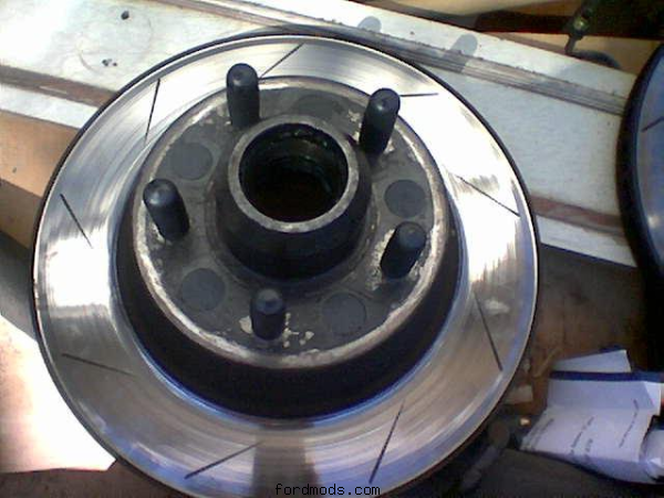 stud side worn disc