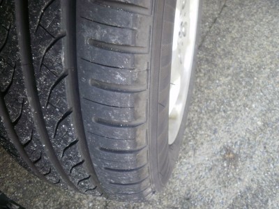 Driver Tyre scuff mark 3 [800x600].jpg