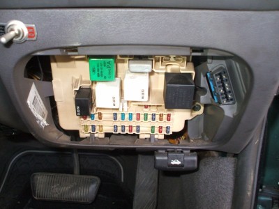 Ford AUII Forte 2000 location of OBD Socket [800x600].jpg